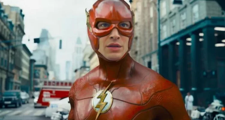 Ezra Miller sebagai Barry Allen alias The Flash (Warner Bros. Pictures)